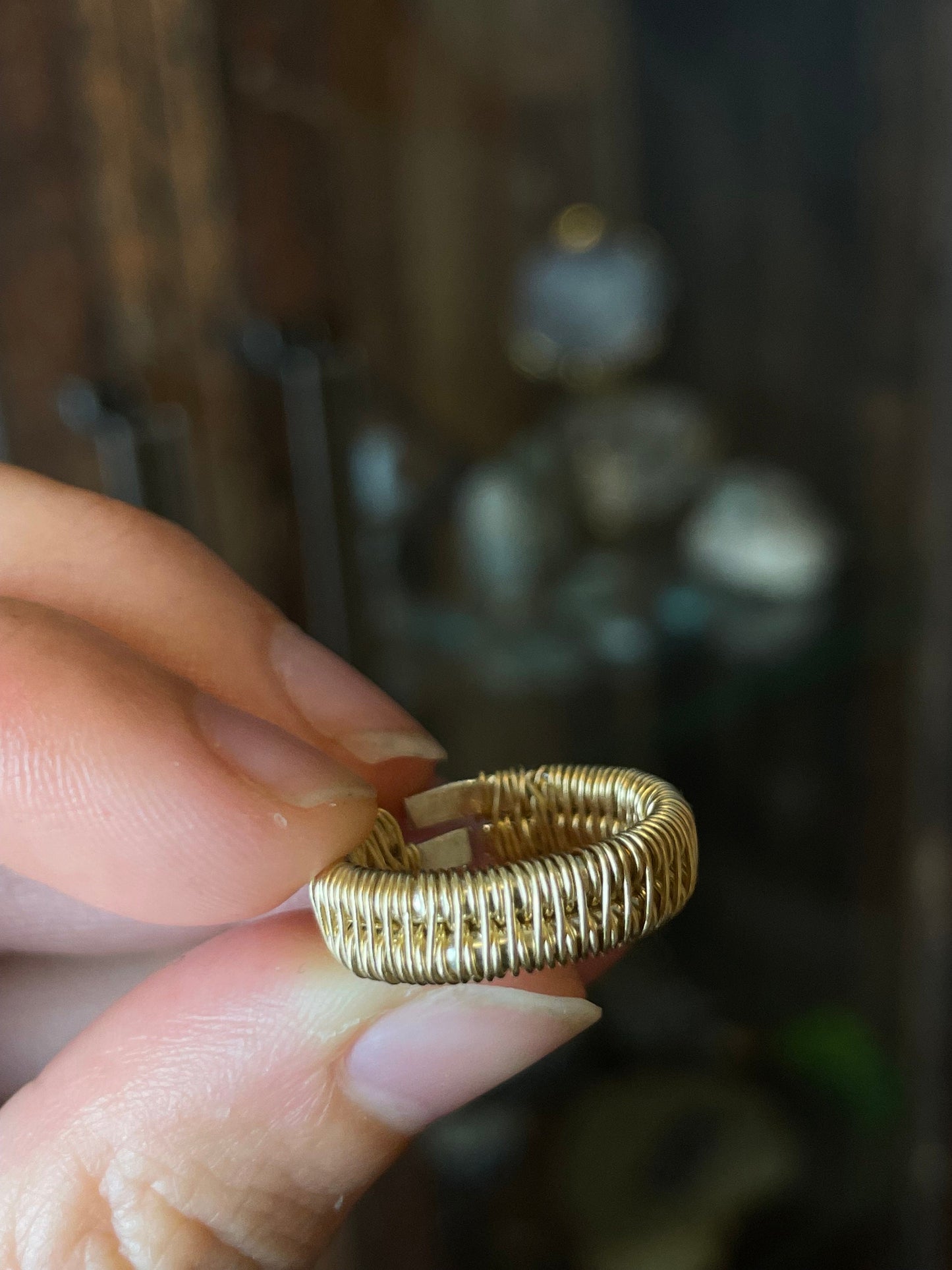 klassischer ring mit gewebtem Muster 14k gold gefüllt