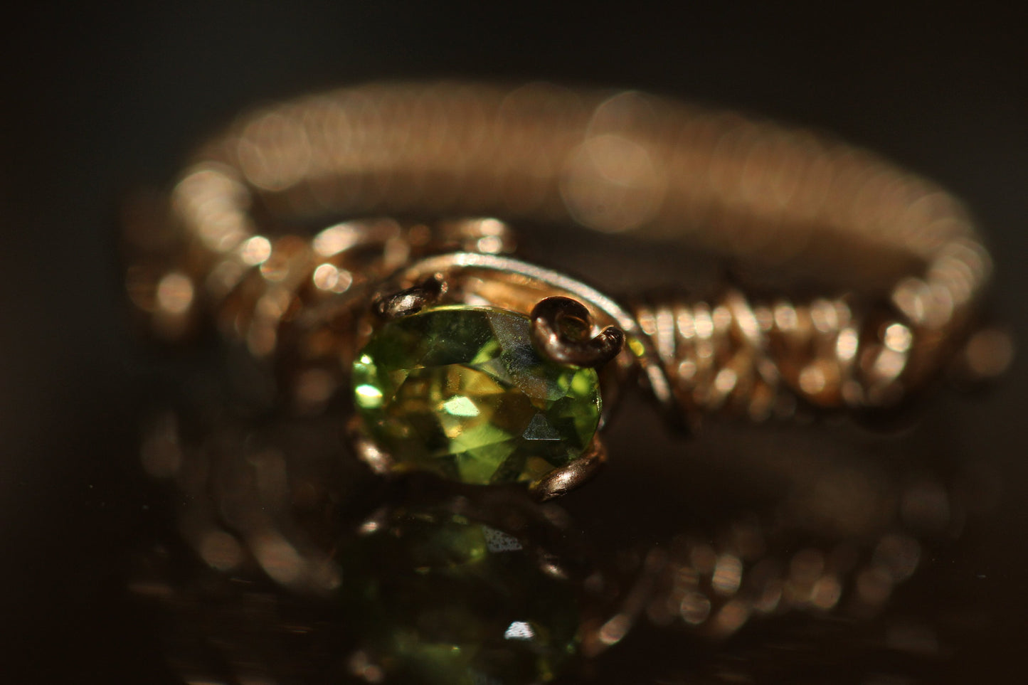 Einzigartiger Peridot Ring in 14k gold gefülltem Draht Größe: 16mm US 5 1/4