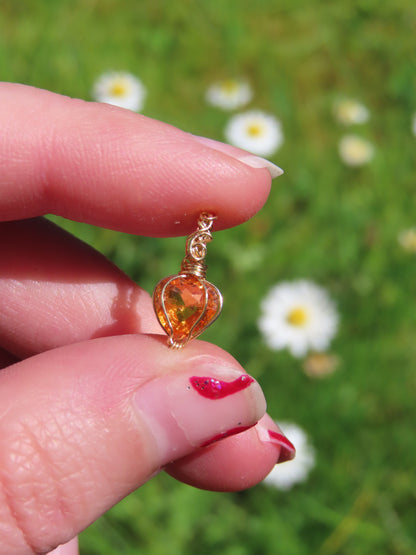 orangener Spessartin Granat Herz Anhänger 1.14ct aus 750 Gold