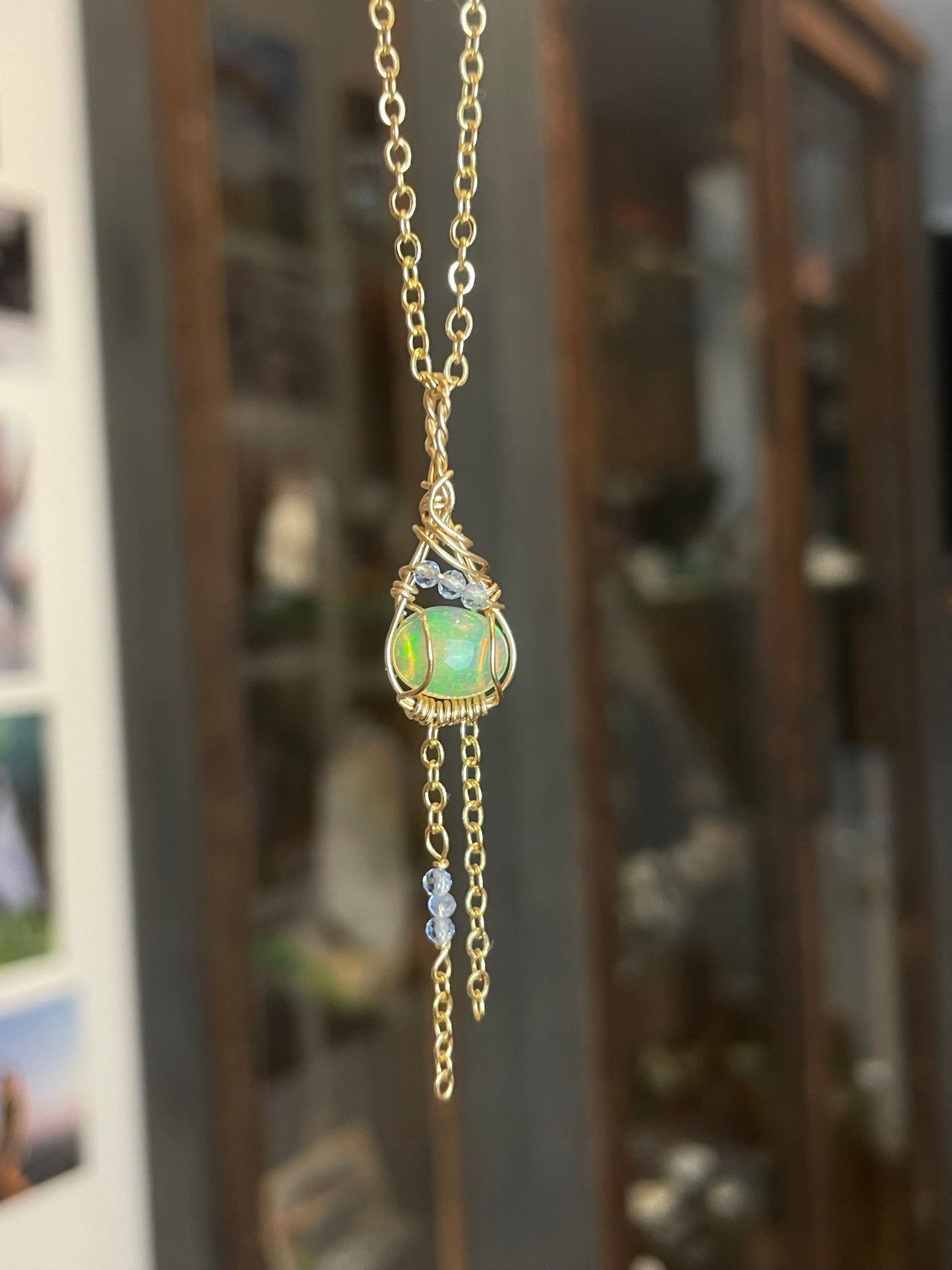 Ethiopische Opal Ohrringe mit Aquamarine Perlen 14k gold filled vergoldet