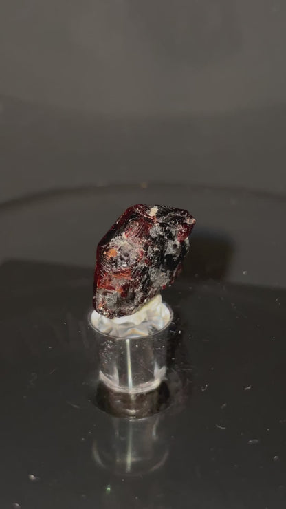 etched Granat mit Zonierung aus Brasilien mineral specimen