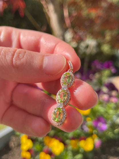 Dreifacher Peridot Anhänger rose gold plattiert